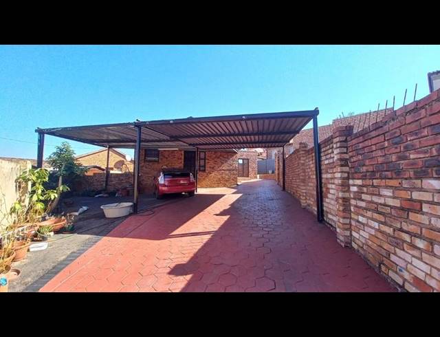 3 BEDROOM HOUSE FOR SALE IN PHILIP NEL PARK